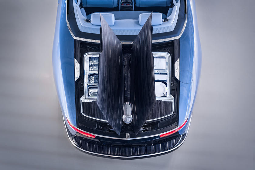 Il cofano posteriore della Rolls-Royce Boat Tail