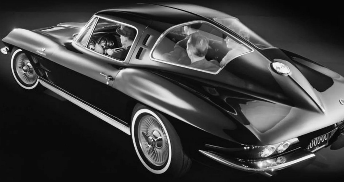 Chevrolet Corvette: GM mostra una versione a 4 posti del 1962 mai prodotta