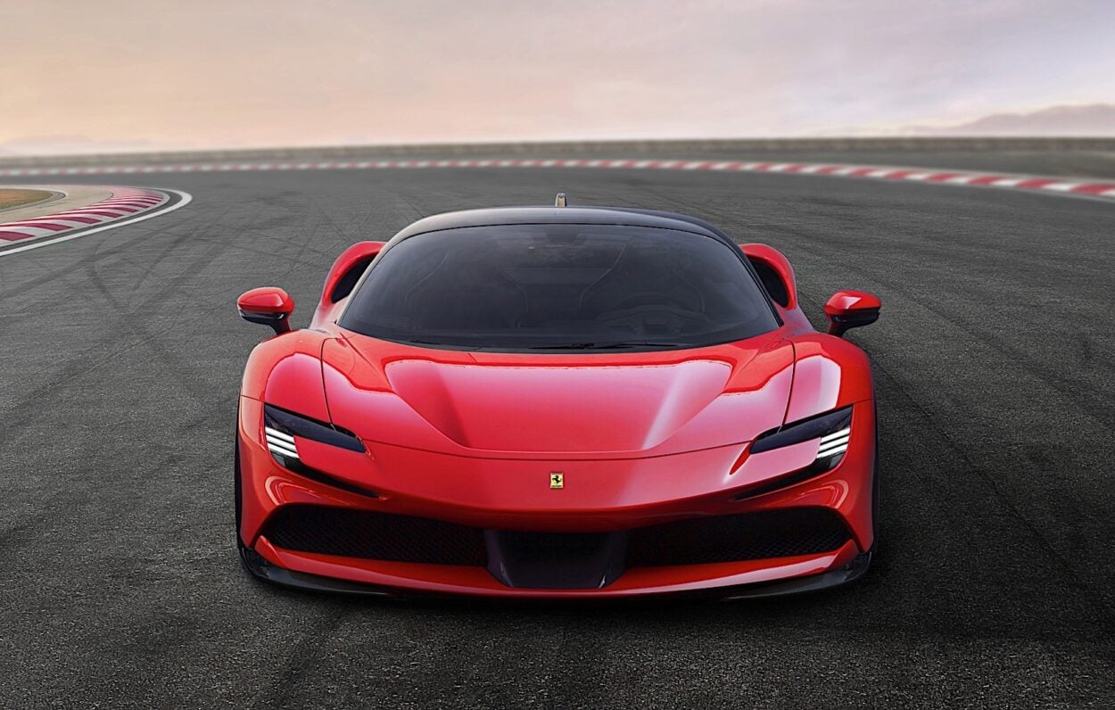 Ferrari SF90 Stradale: un nuovo test conferma uno scatto 0-100 km/h in appena 2 secondi