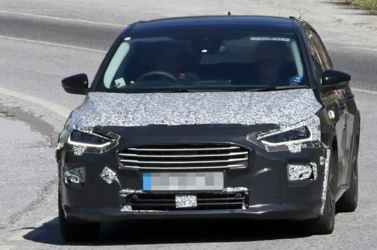 Ford Focus: nuove foto spia mostrano gli aggiornamenti estetici