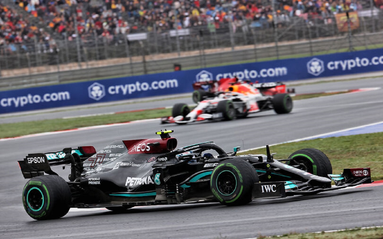 Valtteri Bottas vince il Gran Premio di Turchia. Verstappen torna leader del mondiale