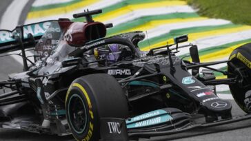 Lewis Hamilton penalizzato di 5 posizioni in griglia per sostituzione del motore