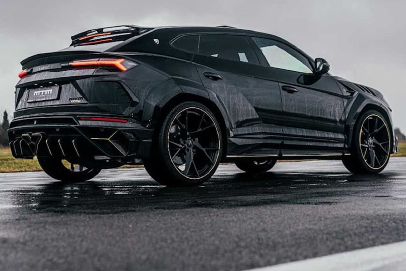 Lamborghini Urus nera