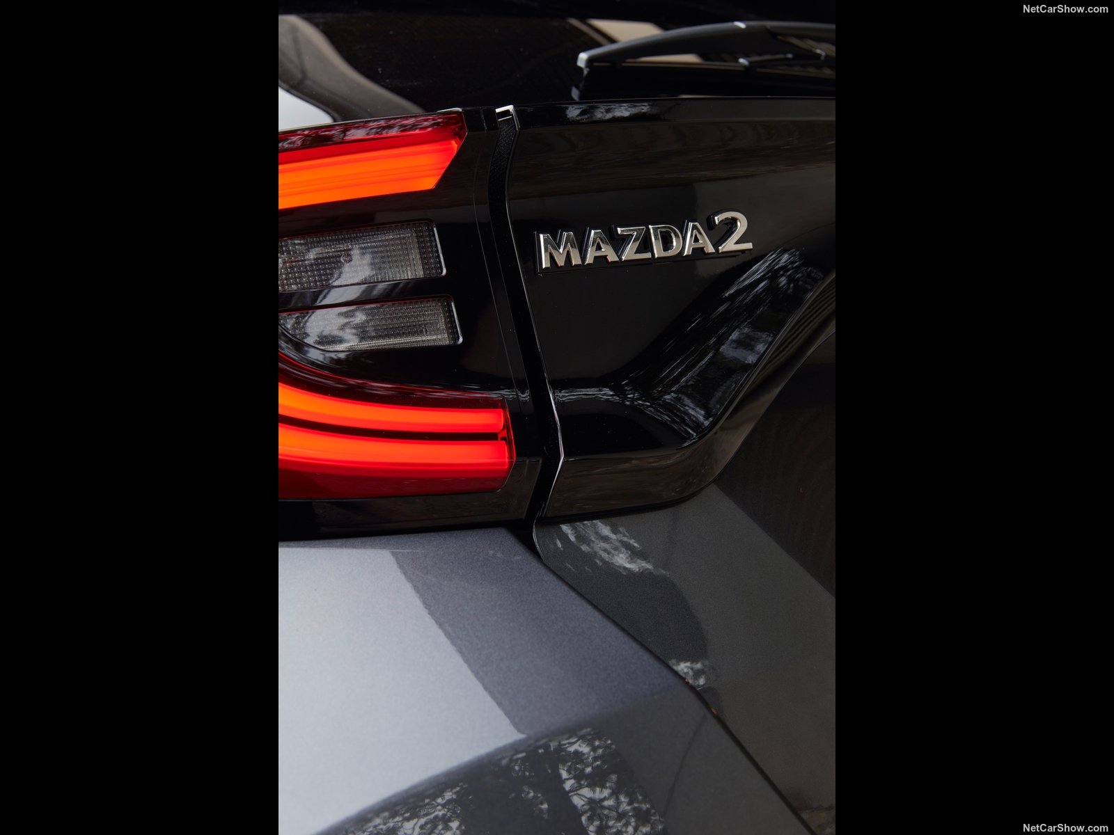Faro posteriore Mazda 2 Hybrid