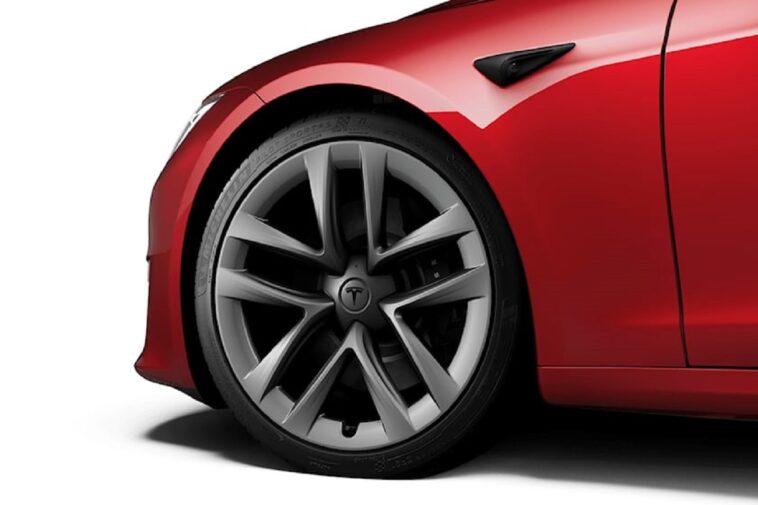 Tesla ruota anteriore sinistra