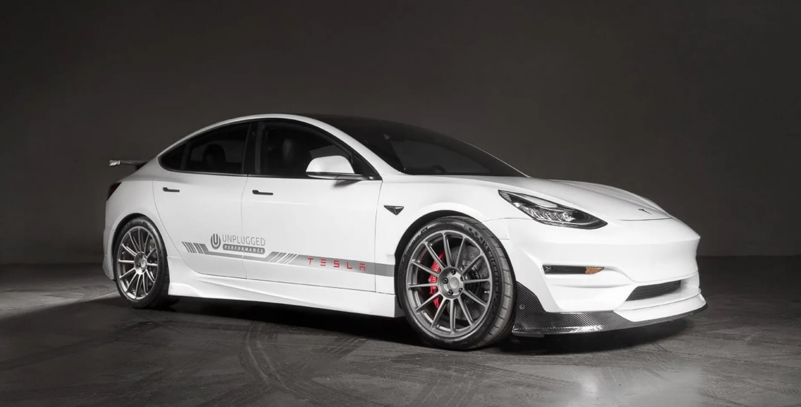 Tesla con componenti elaborati da Koenigsegg