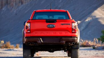 Ford Ranger Raptor 2023 posteriore rosso