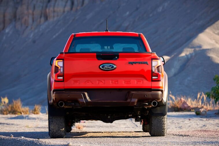 Ford Ranger Raptor 2023 posteriore rosso