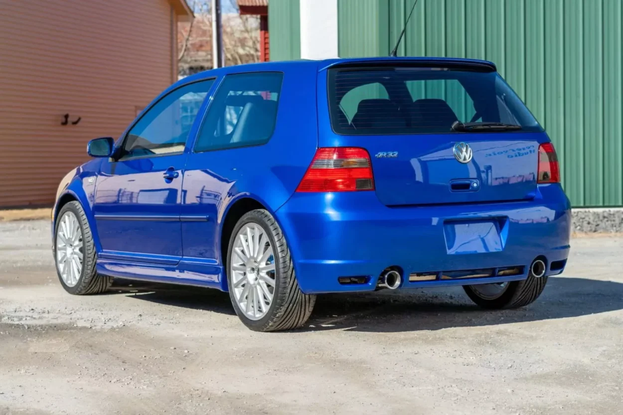 Volkswagen Golf R32