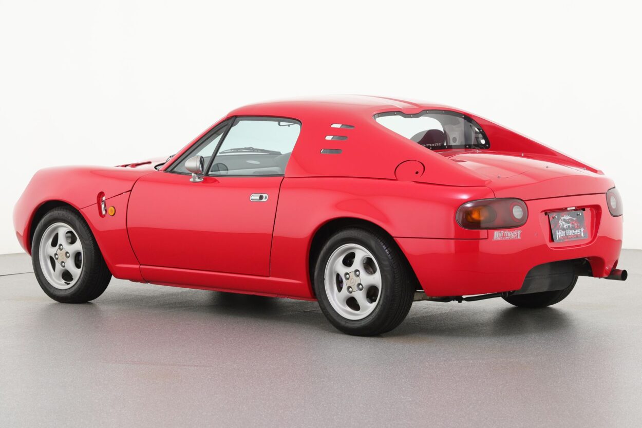 mazda miata stile ferrari 0