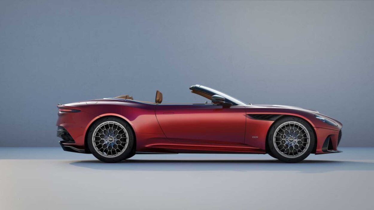 Aston Martin DBS 770 Ultimate Volante