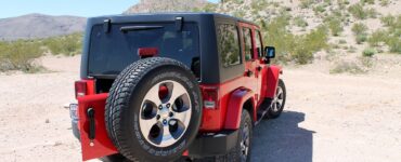 Jeep con ruota di scorta