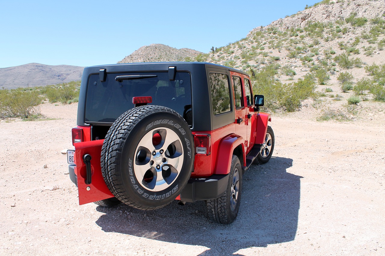 Jeep con ruota di scorta