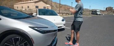Tesla Model 3 e Toyota Prius