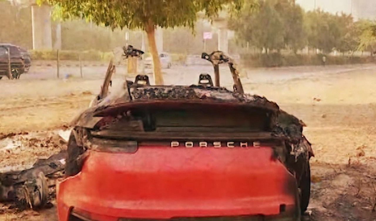 Porsche 911 Turbo in fiamme