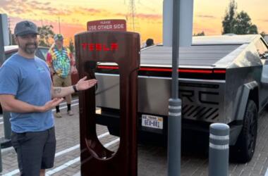 Cybertruck Supercharger numero 50.000