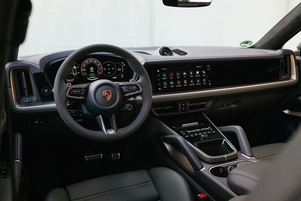 Porsche Cayenne S E-Hybrid 2024 interni