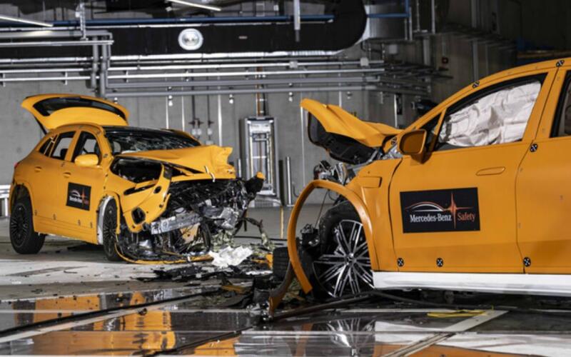 Mercede Benz Crash test
