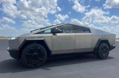 Tesla Cybertruck Performance