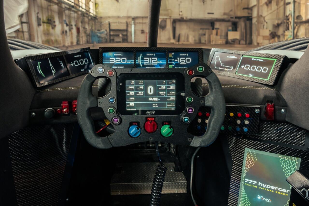 777 Hypercar interni