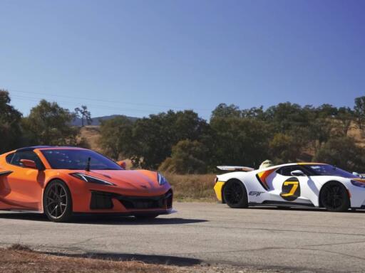 Ford GT vs Chevrolet Corvette