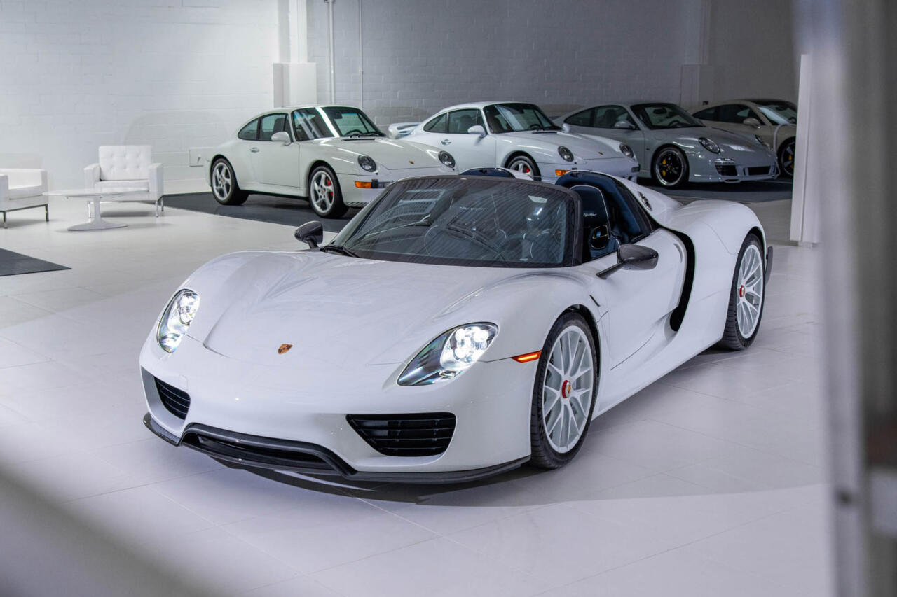 "The White Collection", un prezioso tesoro di Porsche