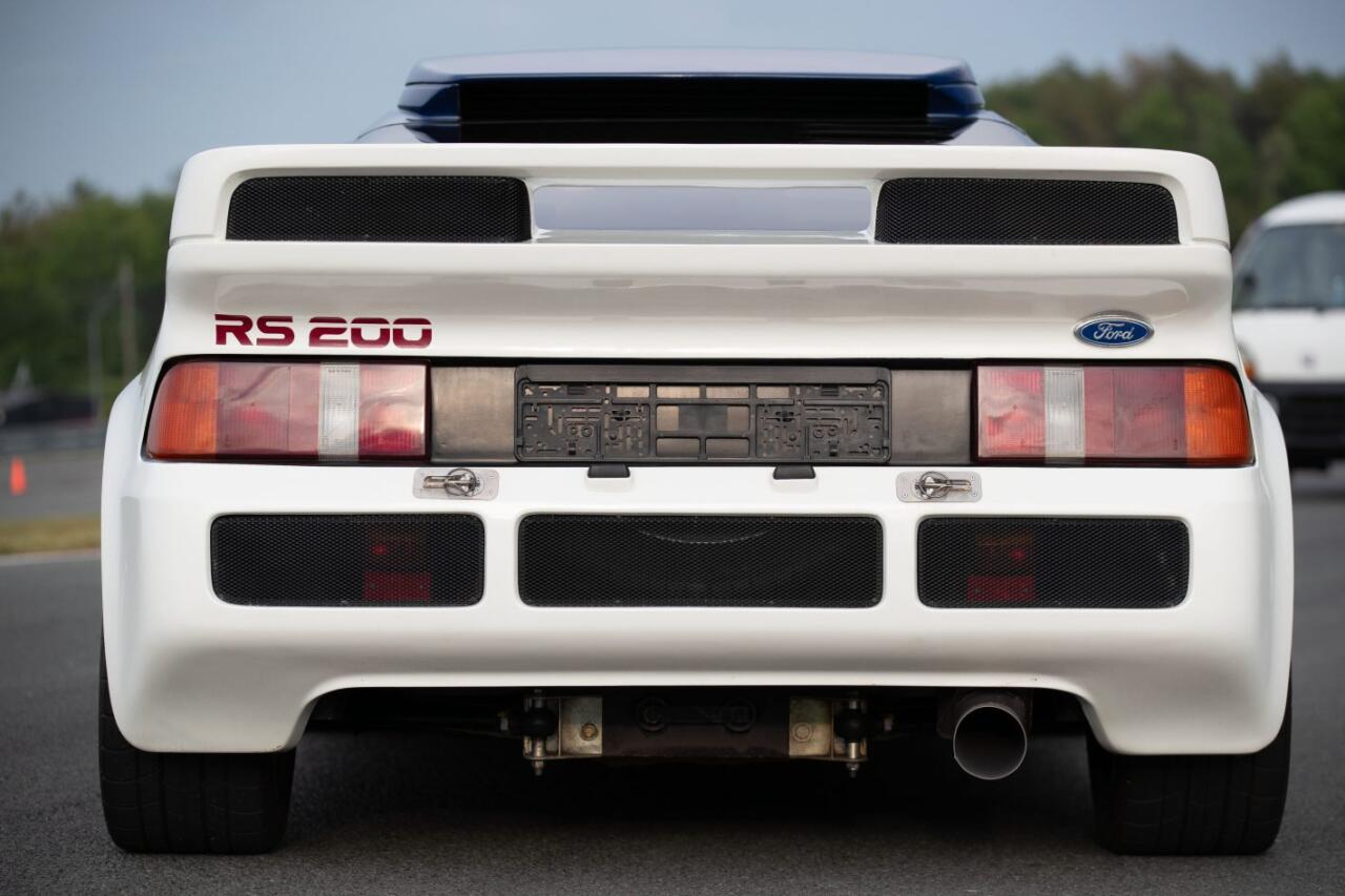 1986-Ford-RS200-Evolution