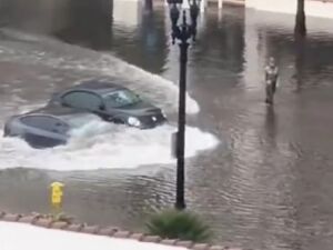 Tesla Model 3 San Diego alluvione