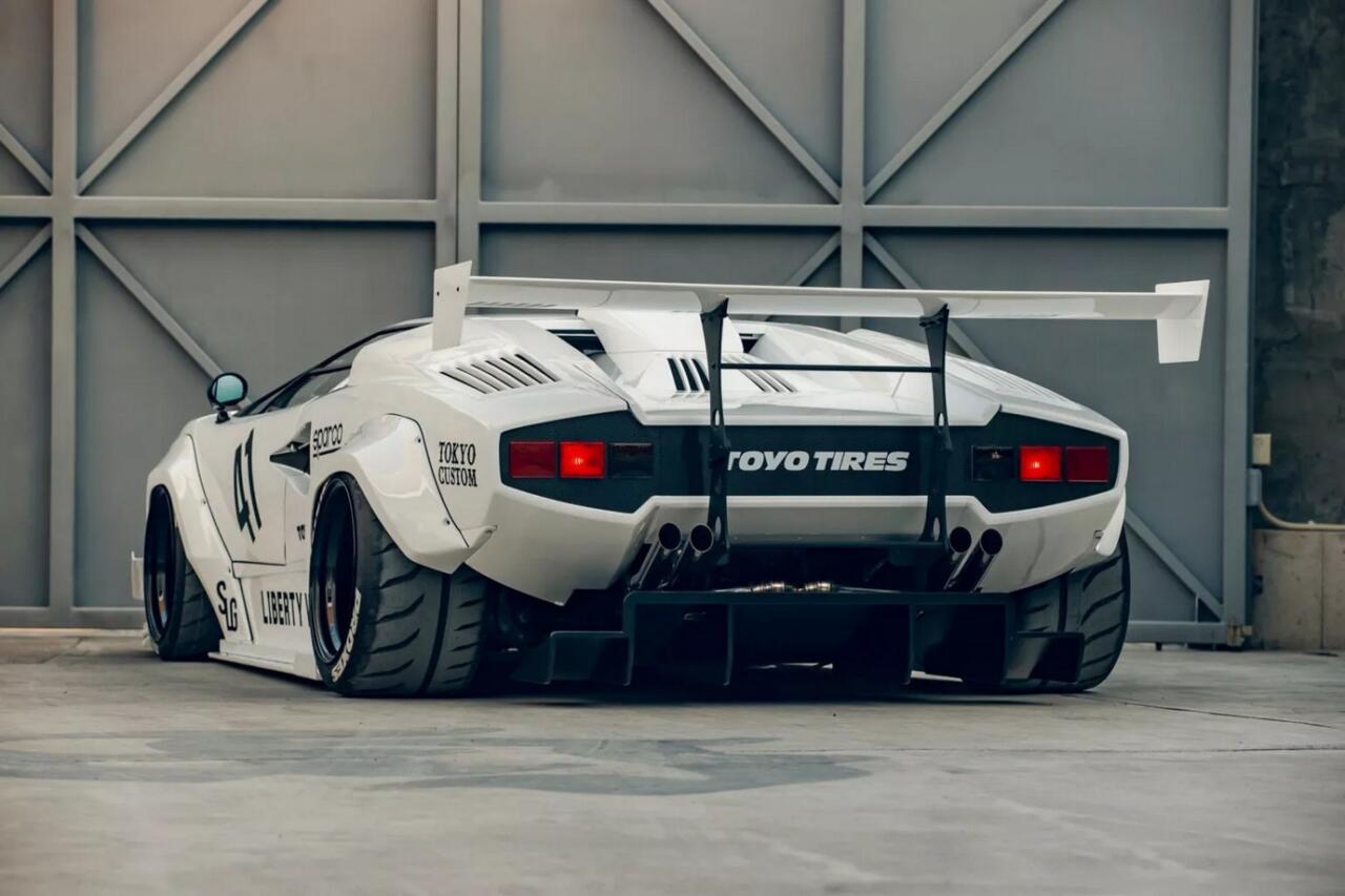 Lamborghini Countach Liberty Walk