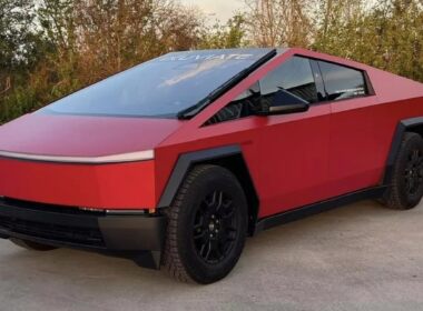 Tesla Cybertruck Rosso Ferrari