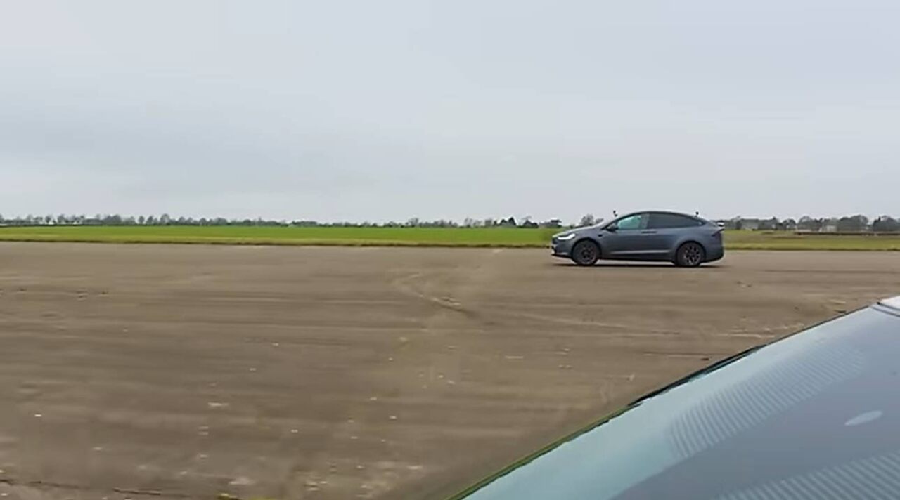 drag race nissan tesla