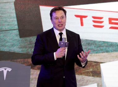 robotaxi tesla annunciati ad agosto