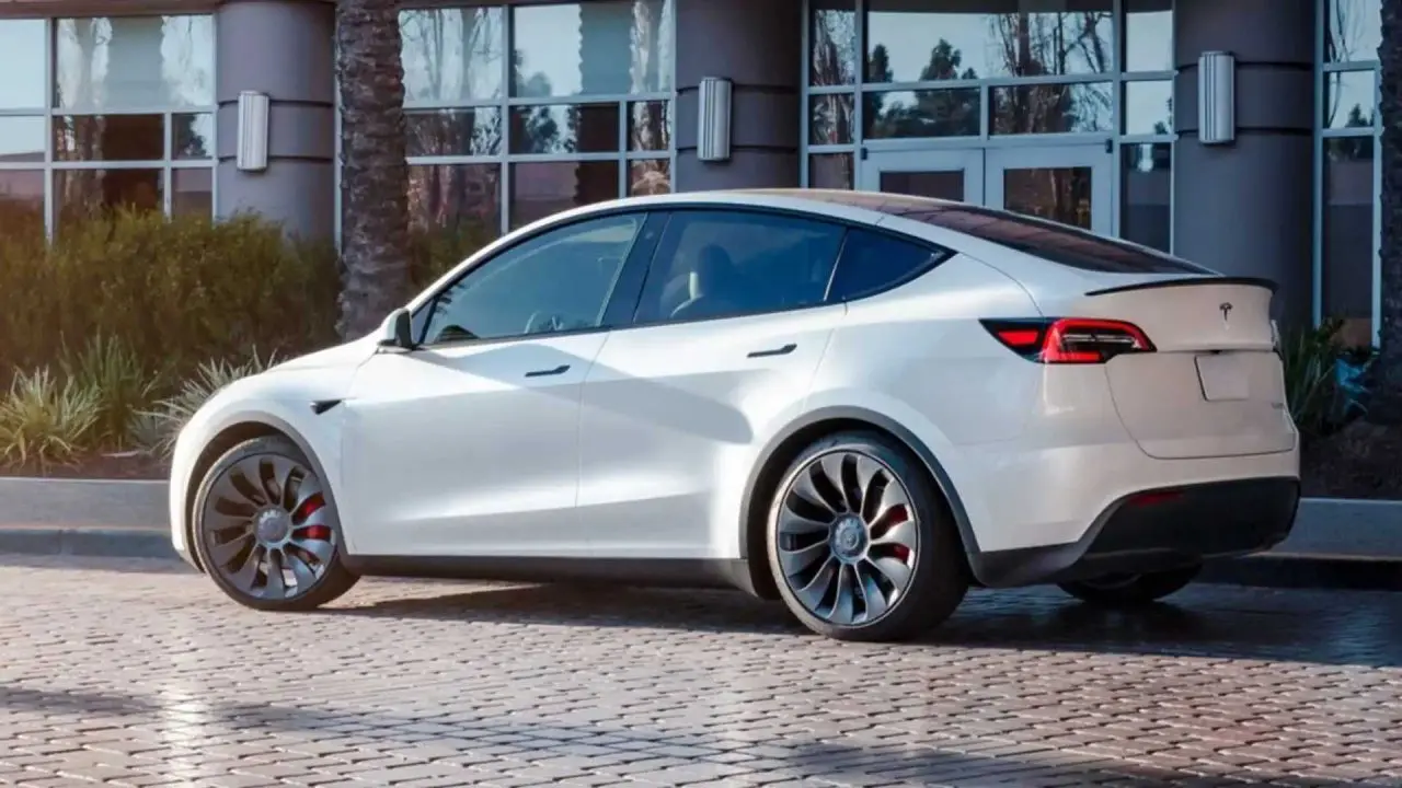 tesla, plug-in più venduta