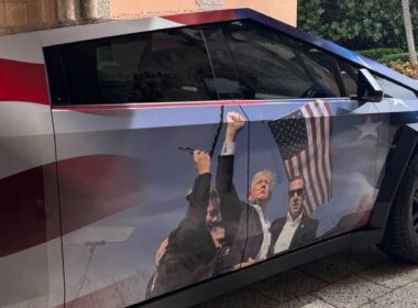 tesla cybertruck fanatico trump